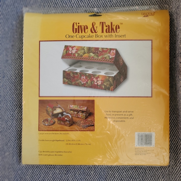 🧁 FREE! Cupcake or Cake Box - BNWT🧁 - Picture 4 of 4